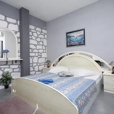 Appartement With A Parking Space Hvar - 8810