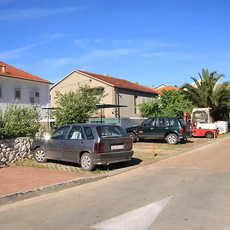 With A Parking Space Hvar - 8810 شقة *
