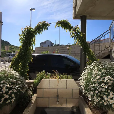 With A Parking Space Hvar - 8810 شقة هفار